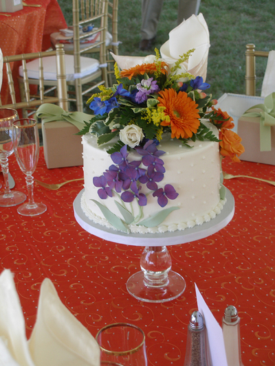 Individual wedding cake centerpieces