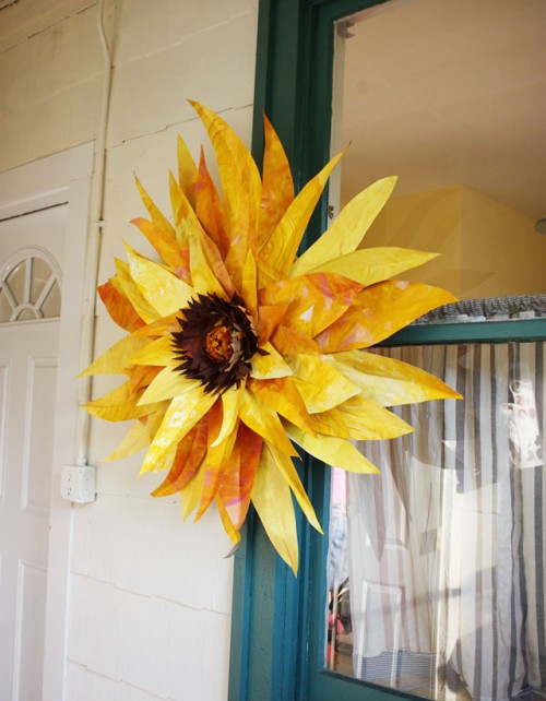 giant-sunflower giant sunflower craft paoer painted 640 e1351871186158 Flower Friday: GIANT Paper Flowers